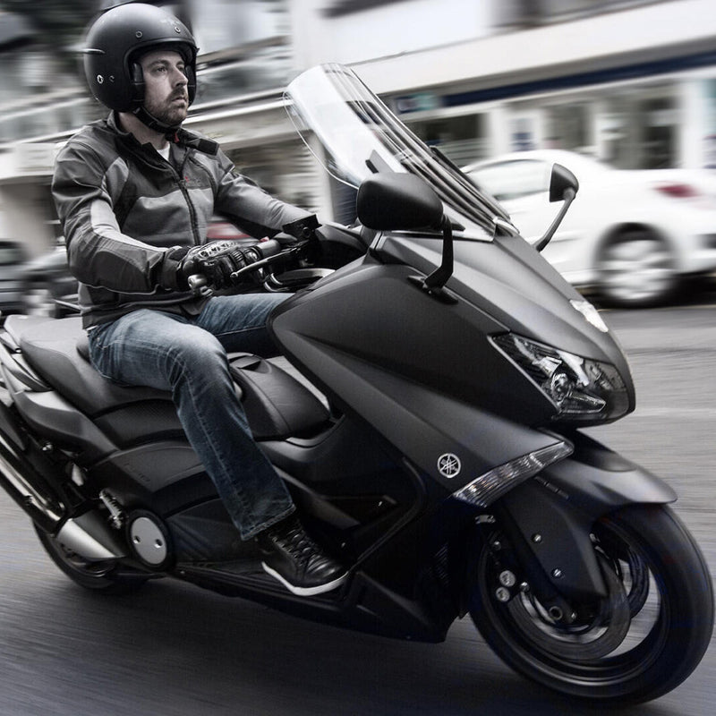 Load image into Gallery viewer, PILOT POWER 3 SCOOTER - LIFESTYLE
