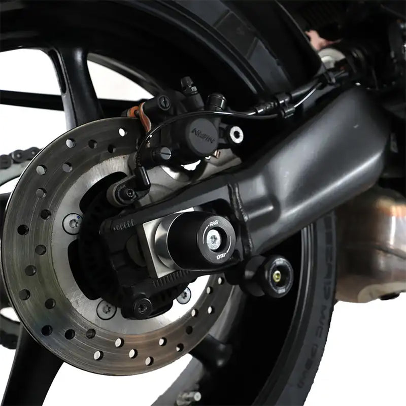 Load image into Gallery viewer, Swingarm Protectors APEX for Yamaha YZF-R9 25- / MT-09 (SP) 21- / Tracer 9 (GT) 21- Black R&amp;G

