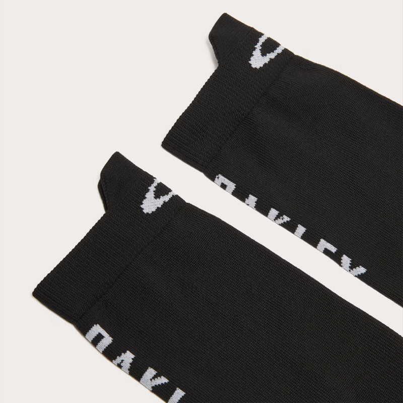 Load image into Gallery viewer, Oakley Seeker Long Socks - Black out
