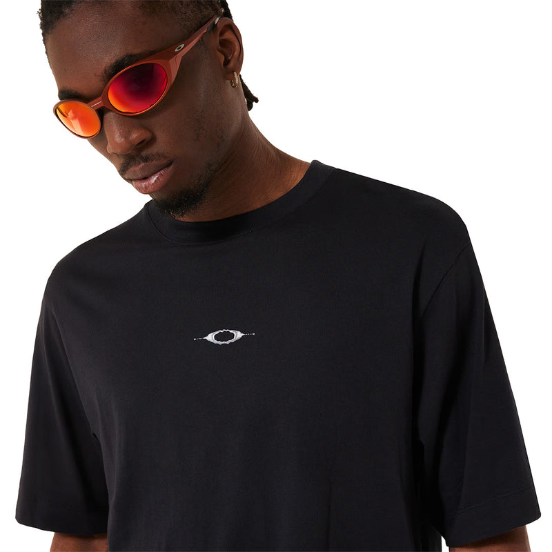 Load image into Gallery viewer, OAKLEY Stacked Metal Tee - Blackout
