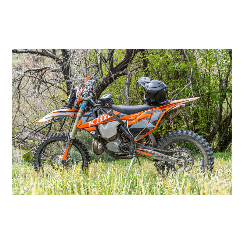 Load image into Gallery viewer, Giant Loop Buckin&#39; Roll Tank Bag - Black
