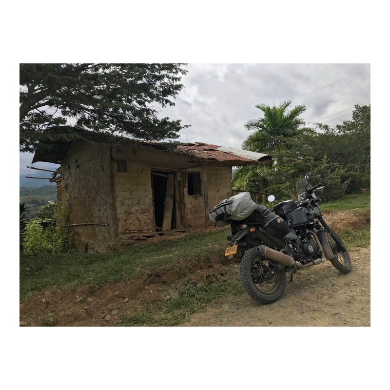 Load image into Gallery viewer, Giant Loop Diablo Tank Bag - Black
