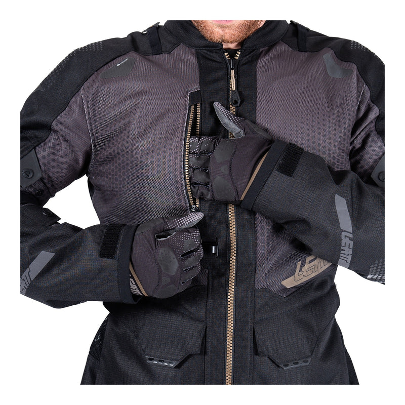 Load image into Gallery viewer, Leatt 5.5 ADV FlowTour Jacket - Stealth
