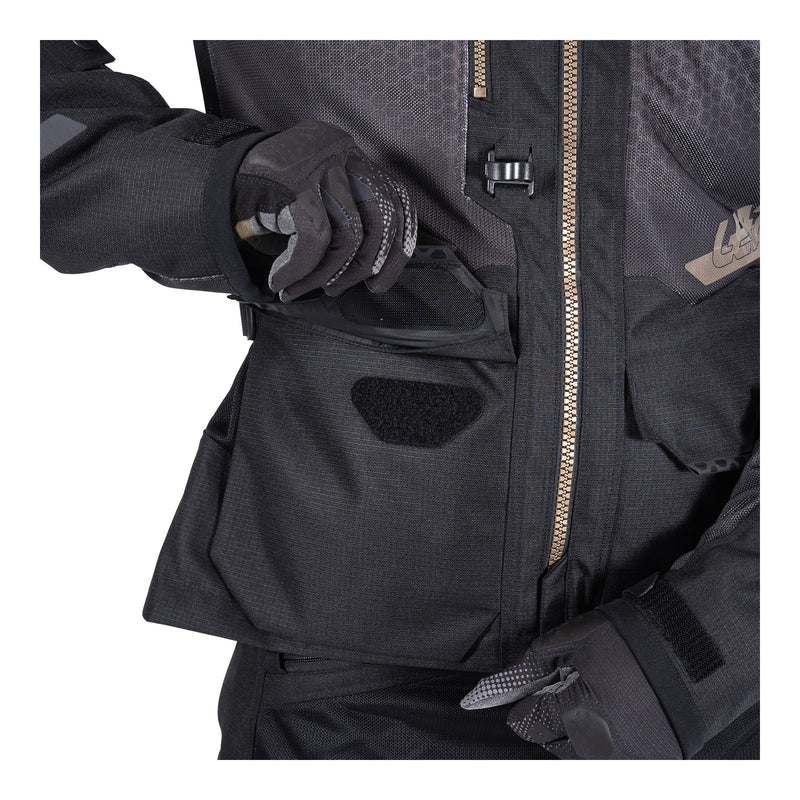 Load image into Gallery viewer, Leatt 5.5 ADV FlowTour Jacket - Stealth
