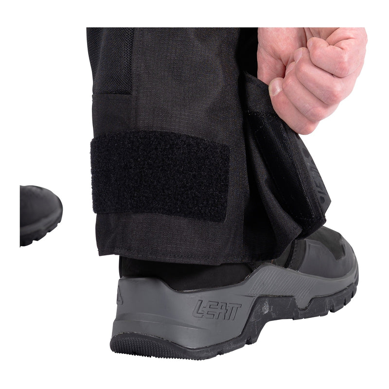 Load image into Gallery viewer, Leatt 5.5 ADV FlowTour Pant - Stealth
