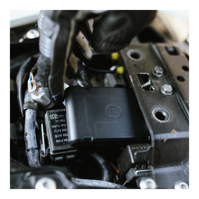 Load image into Gallery viewer, Monimoto 7 Smart Motorcyle GPS Tracker
