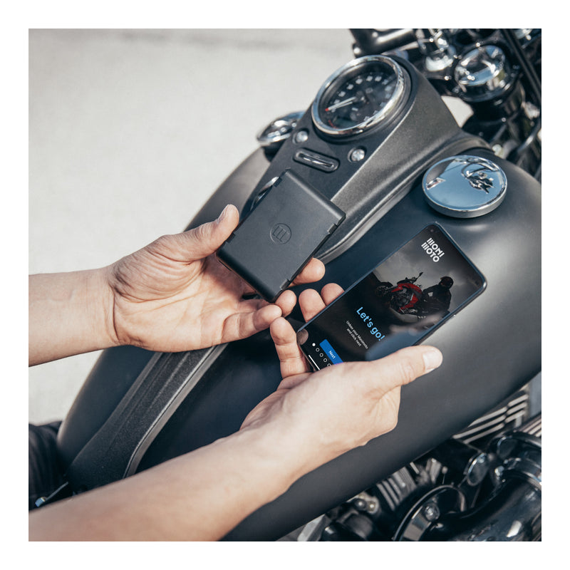 Load image into Gallery viewer, Monimoto 7 Smart Motorcyle GPS Tracker
