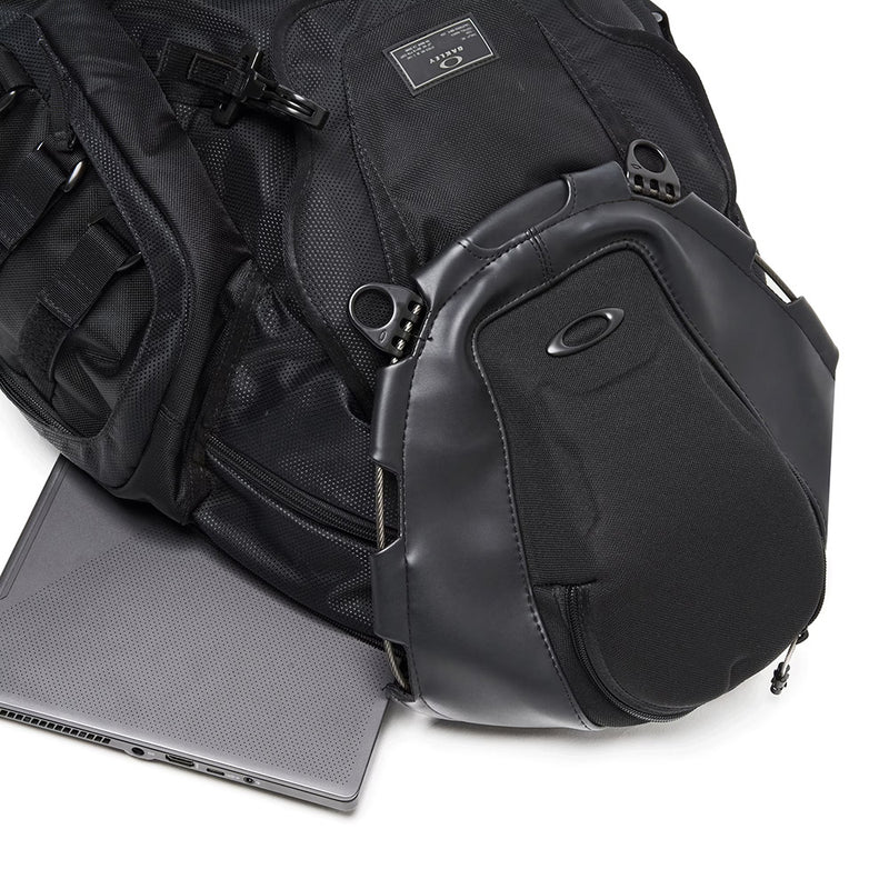 Load image into Gallery viewer, OAKLEY - Kitchen Sink Backpack - Stealth Black
