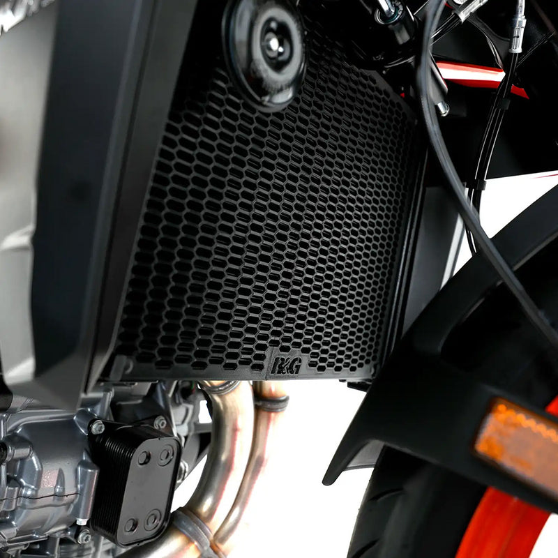 Load image into Gallery viewer, PRO Radiator Guard for KTM 990 Duke 24- Black R&amp;G
