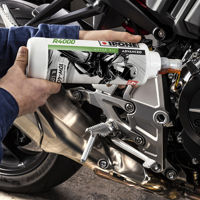 Load image into Gallery viewer, IPONE R4000 - Semi-Synthetic 4T Oil - easy pour
