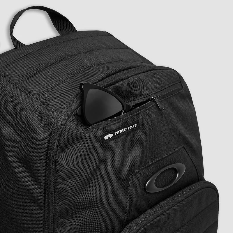 Load image into Gallery viewer, Oakley Enduro 4.0 Backpack - eyewear pocket
