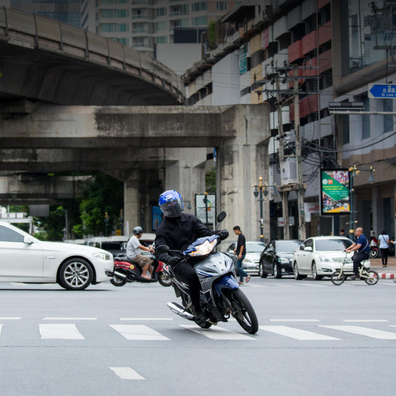 Load image into Gallery viewer, PILOT STREET 2 - LIFESTYLE
