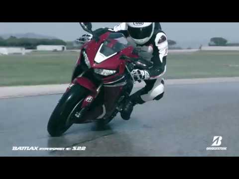 Load and play video in Gallery viewer, Bridgestone S22 140/70-17 Rear Hypersport Tyre (66H)
